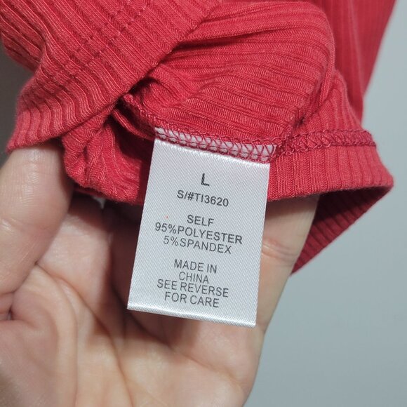 Red Ribbed Crop Tank - Picture 4 of 5